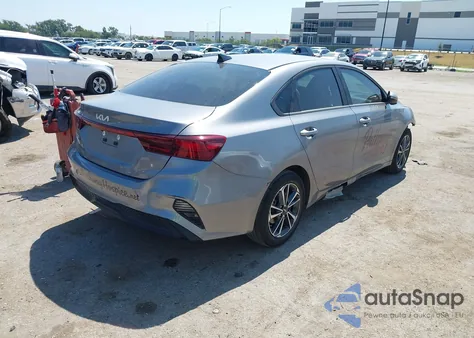 2024 Kia Forte Lxs z USA, uszkodzony, nr VIN 3KPF24AD8RE730269